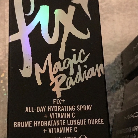 x1 MAC FIX MAGIC RADIANCE - FIX PLUS ALL DAY SPRAY + VITAMIN C BRAND NEW BOXED - Picture 3 of 6